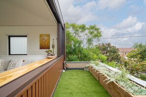 Property grounds - Gorgeous Loft Style 1 bed apartment short walk to Manly (Manly)