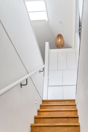 Interior - Gorgeous Loft Style 1 bed apartment short walk to Manly (Manly)