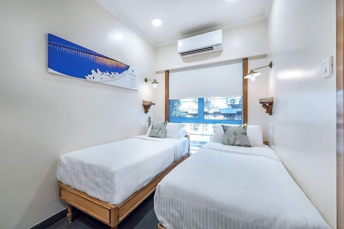 Hypo-allergenic bedding available, in-room safe, desk, laptop workspace