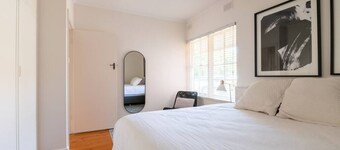 Glenelg Gem 4 - Superb Location