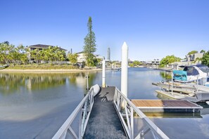 Exterior - Villa Paradiso Holiday Home (Surfers Paradise)