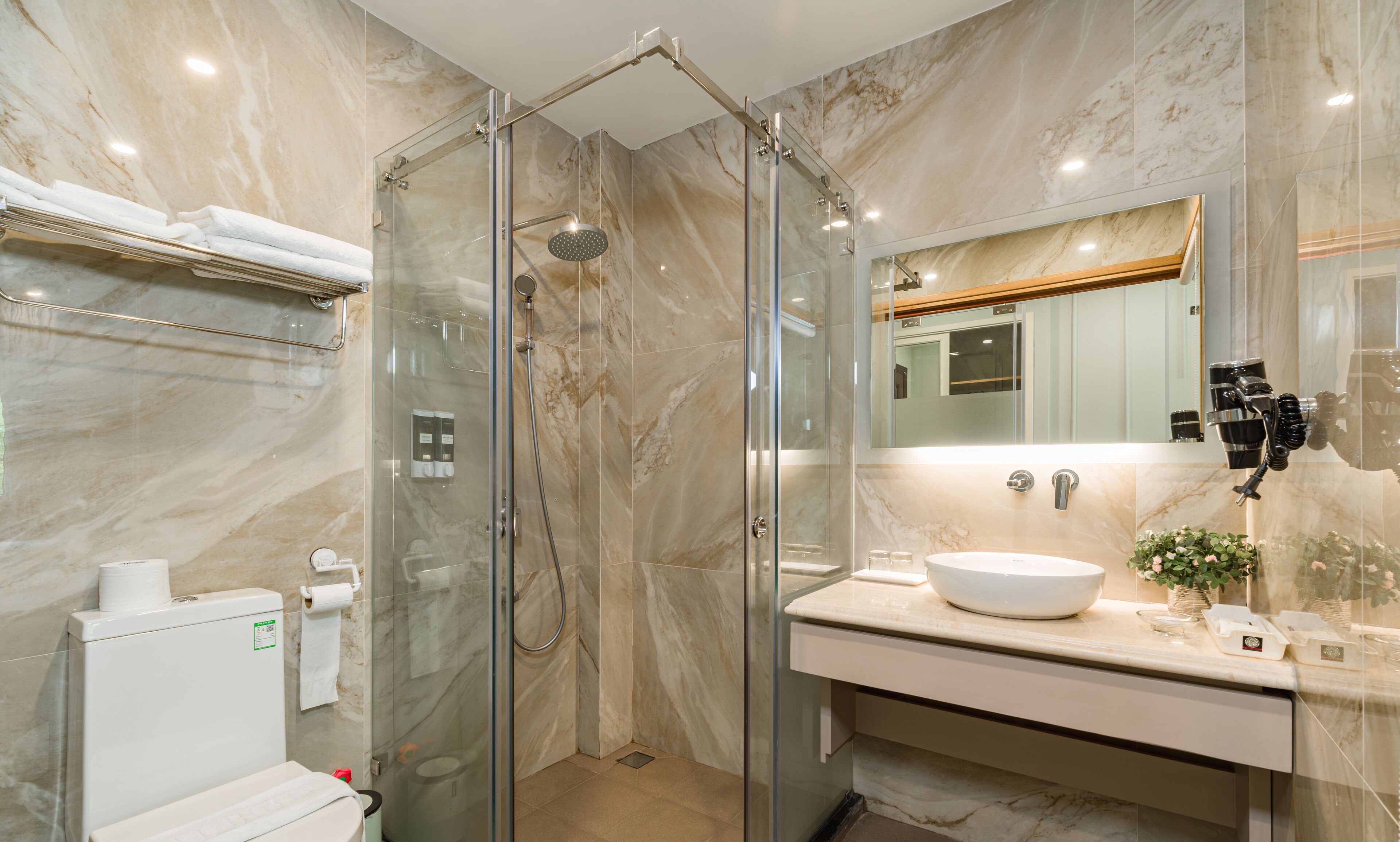 Comfort Double or Twin Room | Bathroom