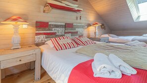 2 bedrooms, iron/ironing board, free WiFi