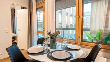 Deluxe Apartment | In-room dining