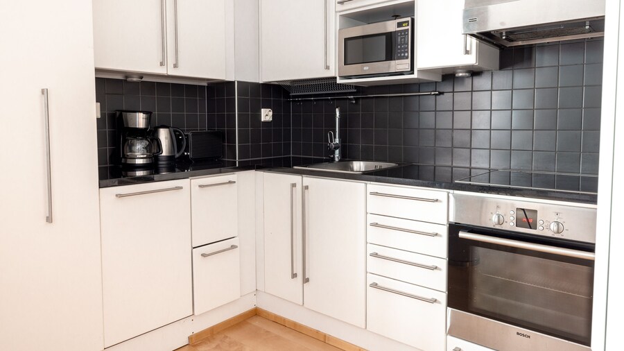 2ndhomes Stylish 1BR Apt w Sauna&Balcony