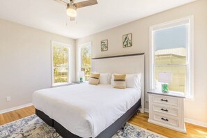 3 chambres, fer et planche à repasser, Wi-Fi gratuit, draps fournis
