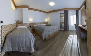 Habitación triple Confort | Wifi gratis 