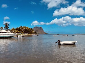 Sun loungers - Le Rivage Appartement Mauritius (La Gaulette)