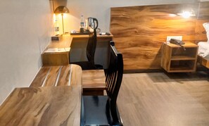 Room - Royal Residence Near 32nd Milestone (Gurugram)