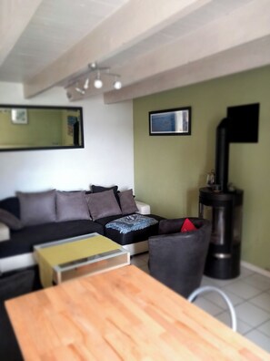 TV, DVD player