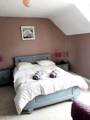 2 makuuhuonetta, silitysrauta/-lauta, vauvan matkasänky, ilmainen Wi-Fi