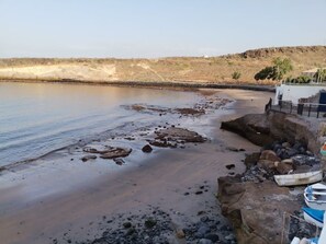På stranden