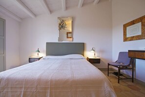 3 slaapkamers, een bureau, een strijkplank/strijkijzer, gratis wifi