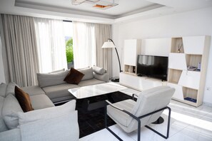 Flat-screen TV - White Stone Apartments Nyarutarama (Kigali)
