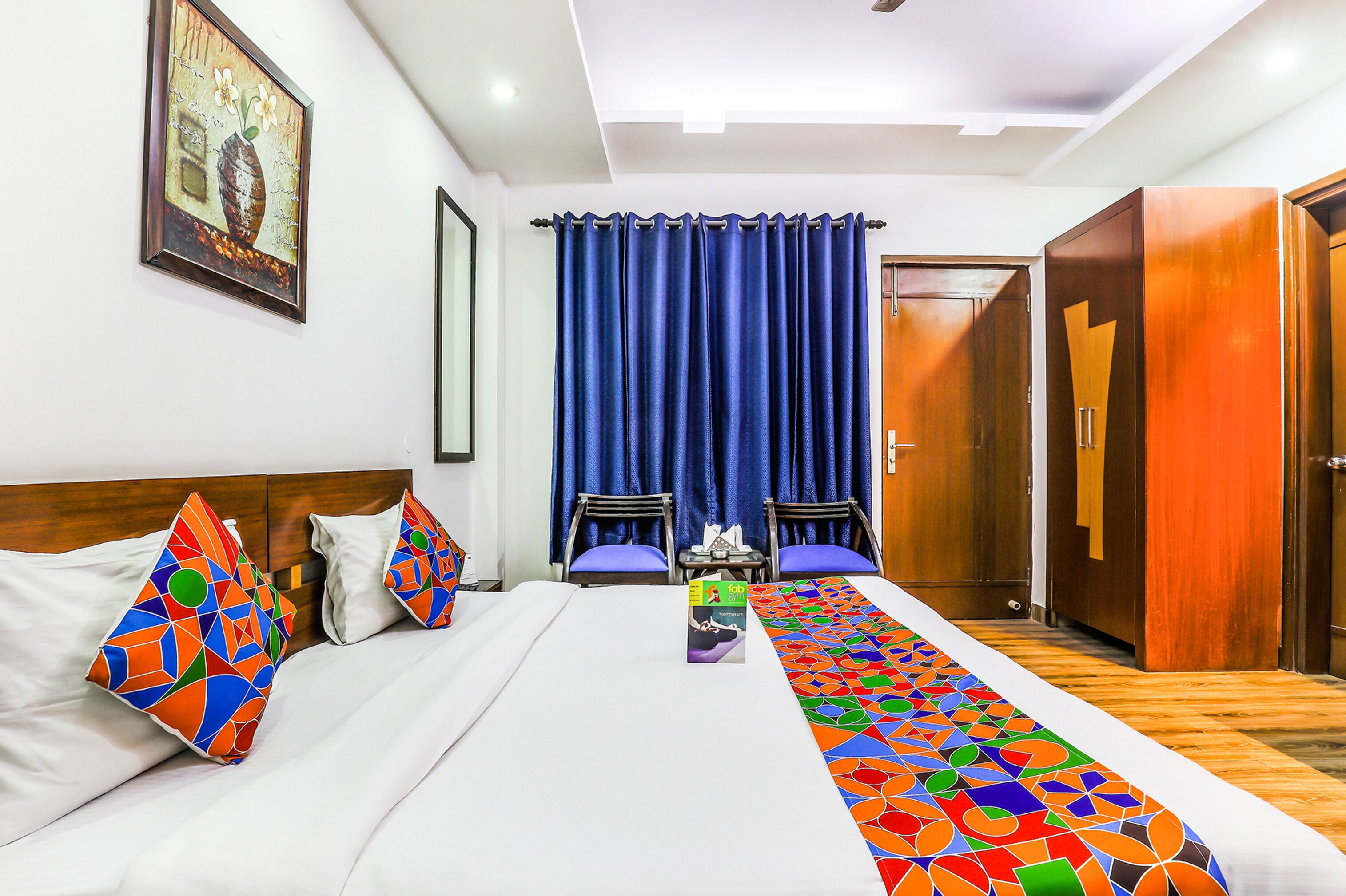 Egyptian cotton sheets, premium bedding, desk, soundproofing