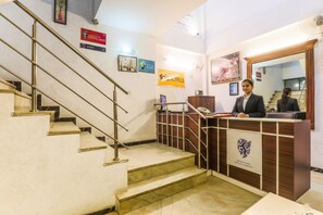 Reception - Fabhotel The Residency (Gurugram)