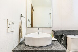 Regadera, regadera con hidromasaje, amenidades de baño gratuitas