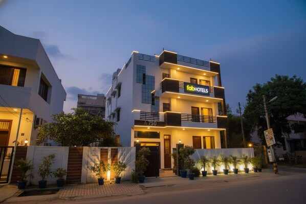 Exterior - Fabhotel The Residency (Gurugram)