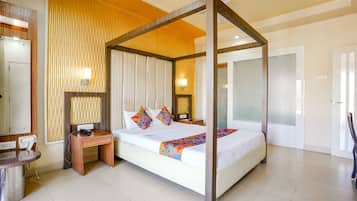 Luxury Room | Egyptian cotton sheets, premium bedding, desk, free WiFi