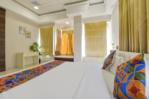 Egyptian cotton sheets, premium bedding, desk, free WiFi