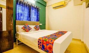 Deluxe kamer | Lakens van Egyptisch katoen, luxe beddengoed, een bureau, gratis wifi