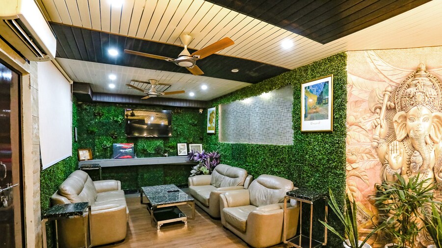 Fabhotel The Gross Infinity