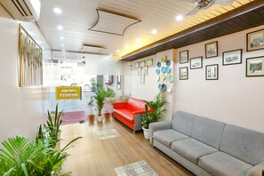 Reception - FabHotel Delta Suites I (New Delhi)