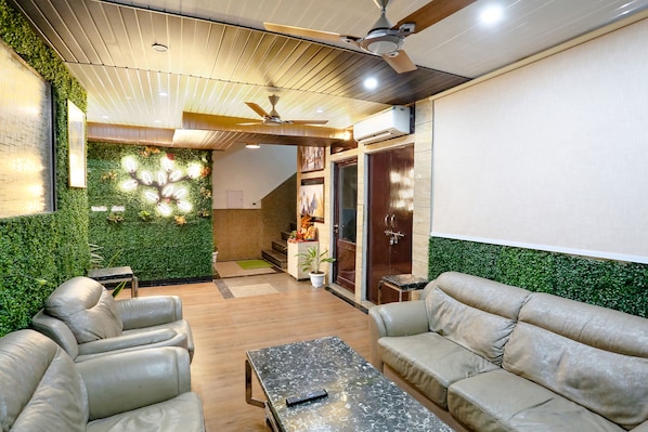 Lobby - FabHotel Delta Suites I (New Delhi)