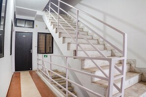 Lobby - FabHotel The Vinayak (Bhopal)