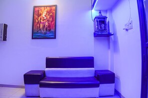 Lobby - FabHotel The Vinayak (Bhopal)