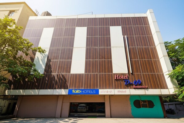 Exterior - Fabhotel D69 Residency (Mumbai)