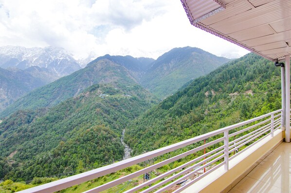 Balcony - Fabhotel The Eden (Dharamshala)