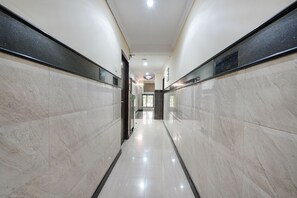 Lobby - Fabhotel Sairam Residency (Bengaluru)