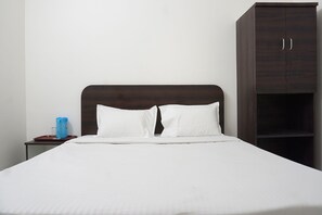 Deluxe Room | Egyptian cotton sheets, premium bedding, in-room safe, desk - Fabhotel Gargi Galuxe (Pune)