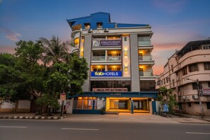 Front of property - FabHotel Silver Key kalighat (Kolkata)