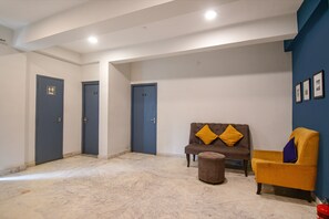 Lobby - FabHotel Silver Key kalighat (Kolkata)