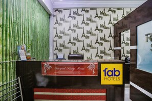 Reception - Fabhotel Royal Stay Inn (Prayagraj)