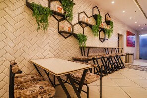 Restaurant - Fabhotel Double Tree (Hyderabad)