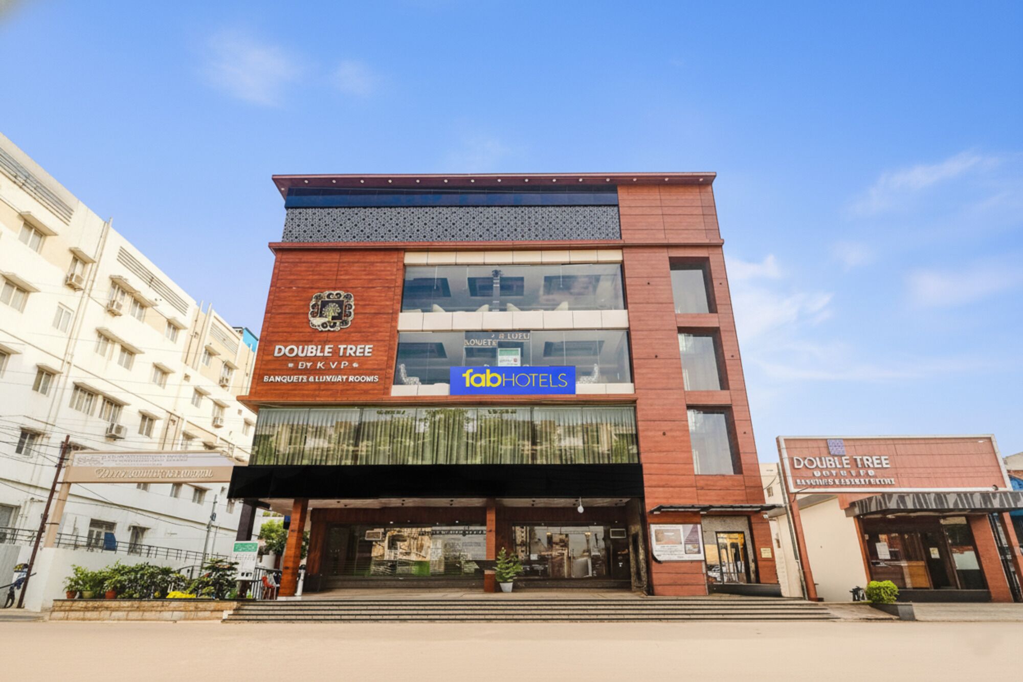 숙박 시설 입구