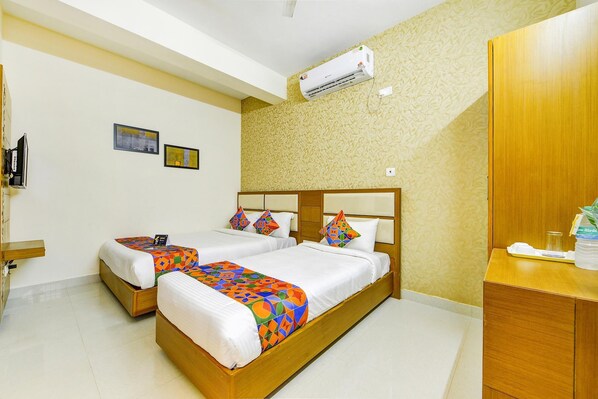 Egyptian cotton sheets, premium bedding, in-room safe, desk