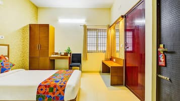 Egyptian cotton sheets, premium bedding, in-room safe, desk