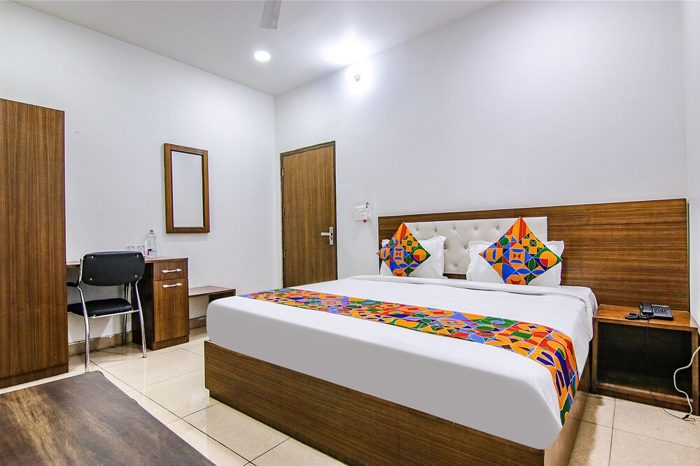 Fabhotel The Orient