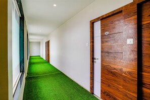 Lobby - Fabhotel Kesar Inn (Pune)