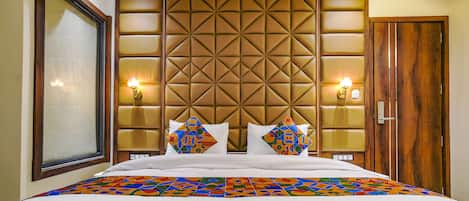 Executive Room | Egyptian cotton sheets, premium bedding, in-room safe, desk