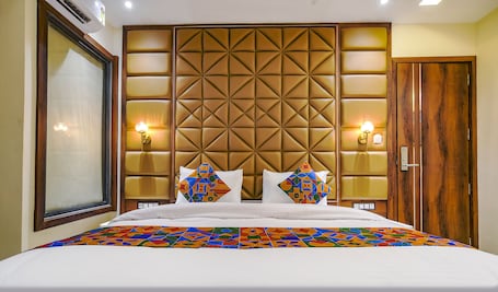 Executive Room | Egyptian cotton sheets, premium bedding, in-room safe, desk