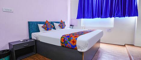 Egyptian cotton sheets, premium bedding, in-room safe, desk