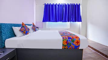 Egyptian cotton sheets, premium bedding, in-room safe, desk