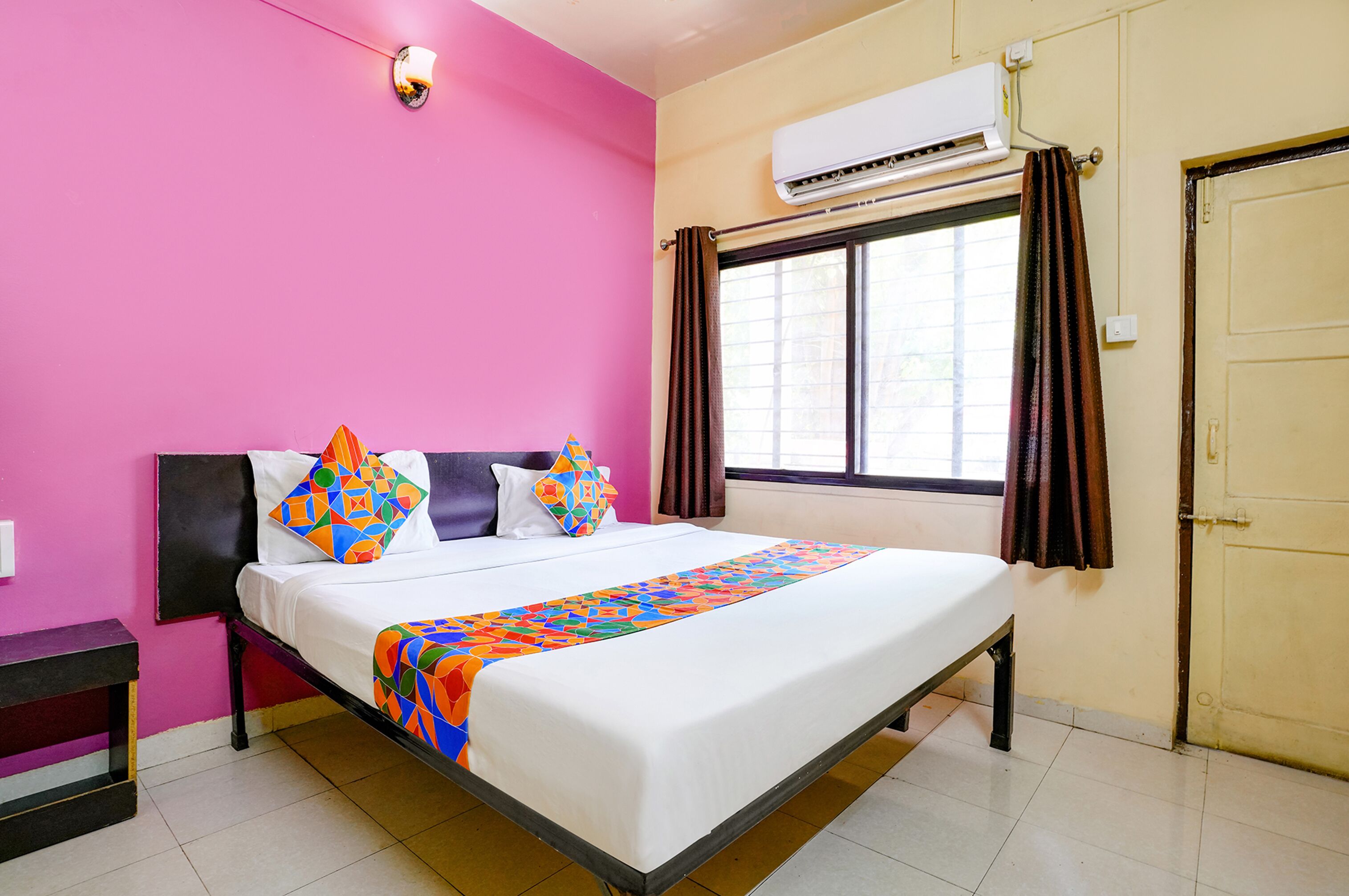 Lakens van Egyptisch katoen, luxe beddengoed, een kluis op de kamer