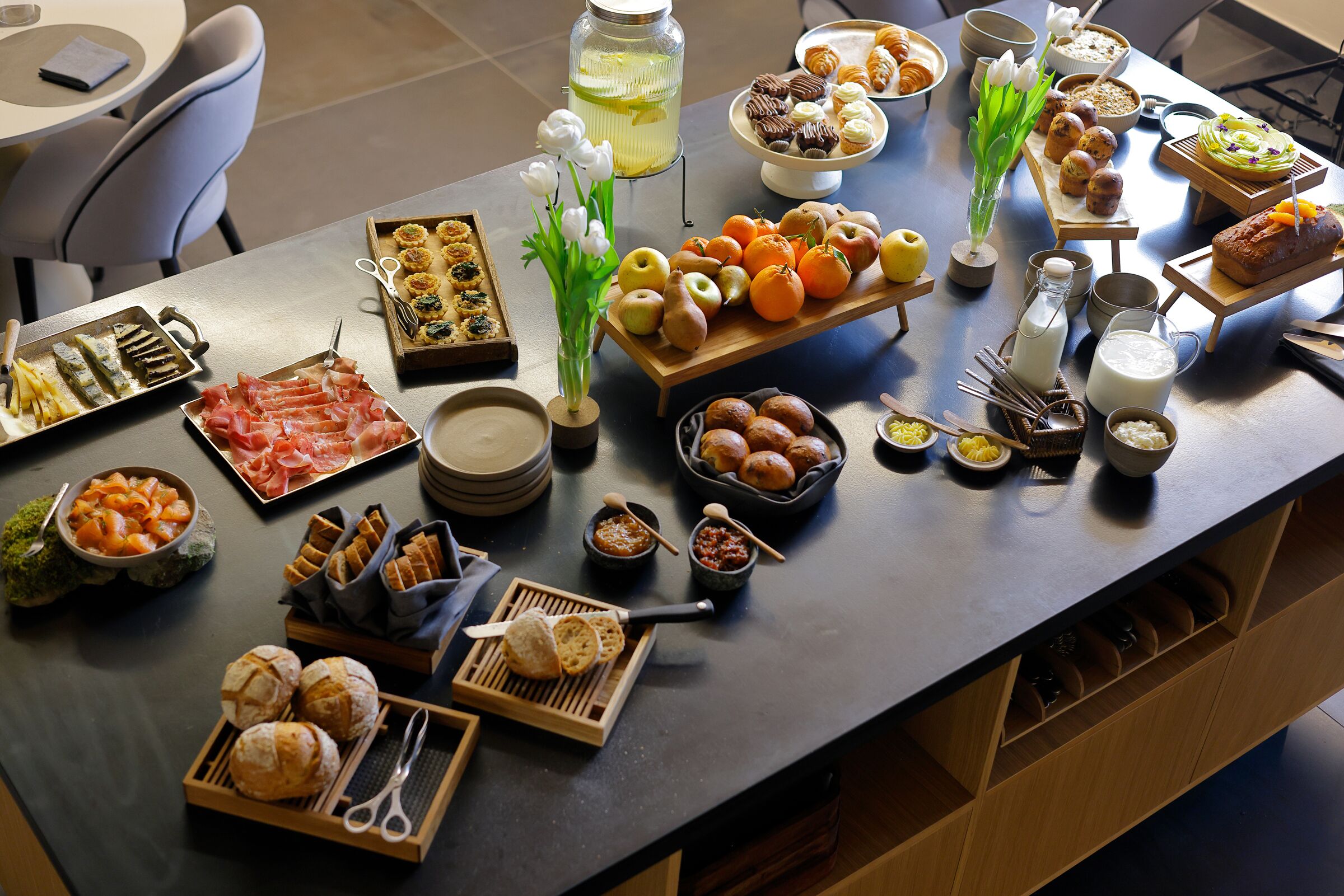 Daily buffet breakfast for a fee
