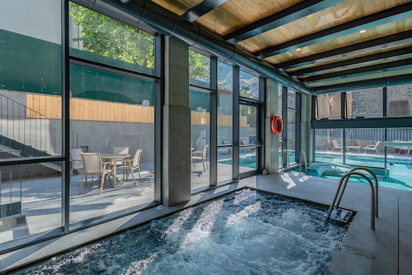Indoor spa tub